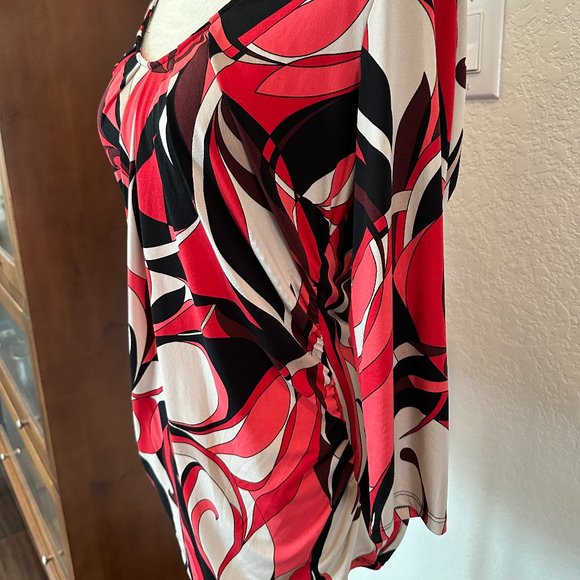 NEW YORK & COMPANY Fitted Stretchy Top - L - Picture 4 of 8